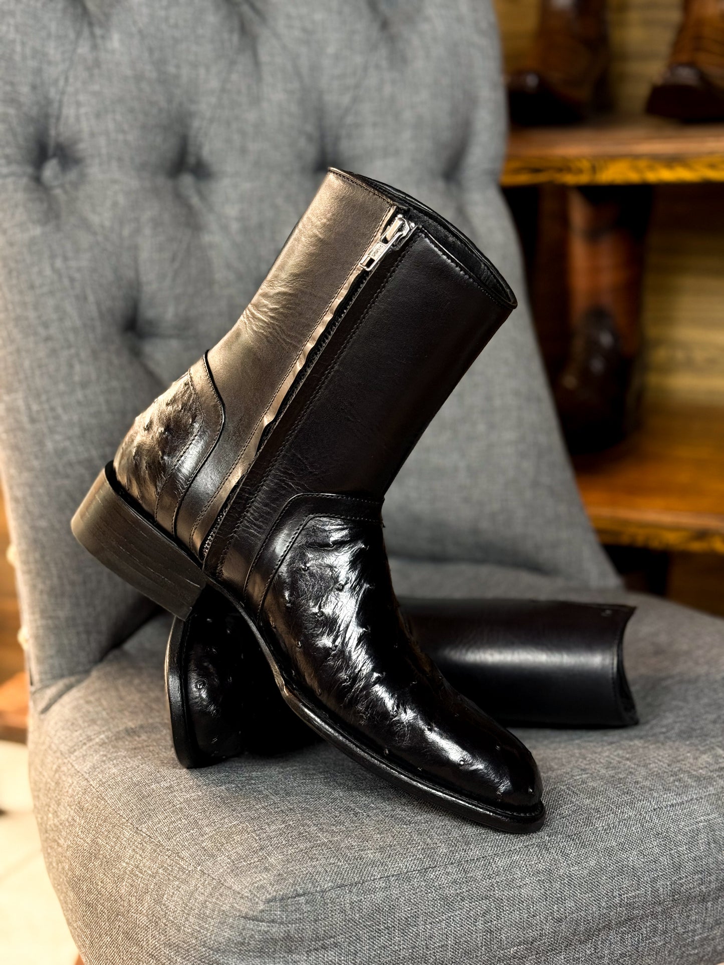 SEBASTIAN BLACK AVESTRUZ BOOTS OVAL