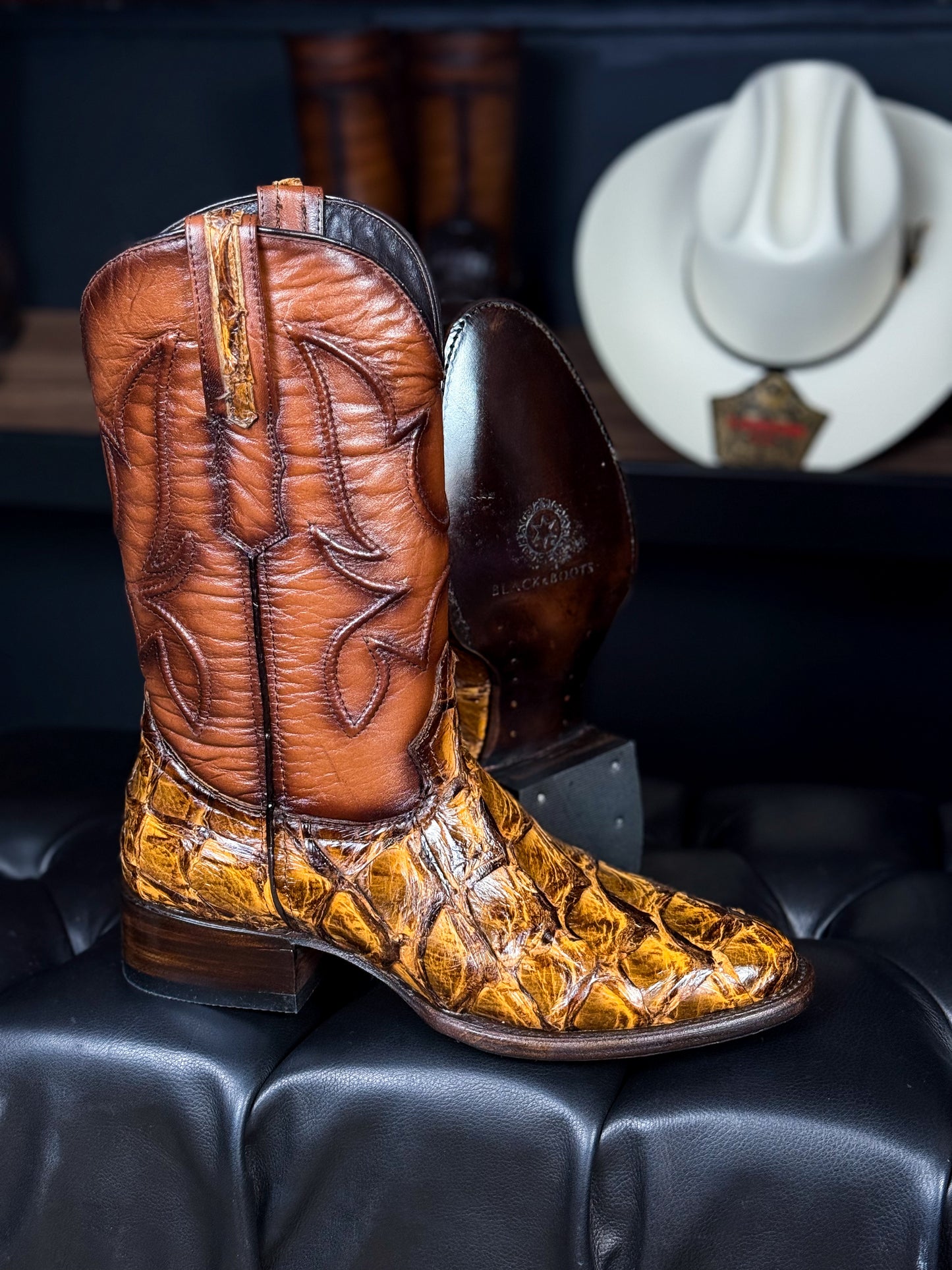COWBOY YELLOW PIRARUCU OVAL