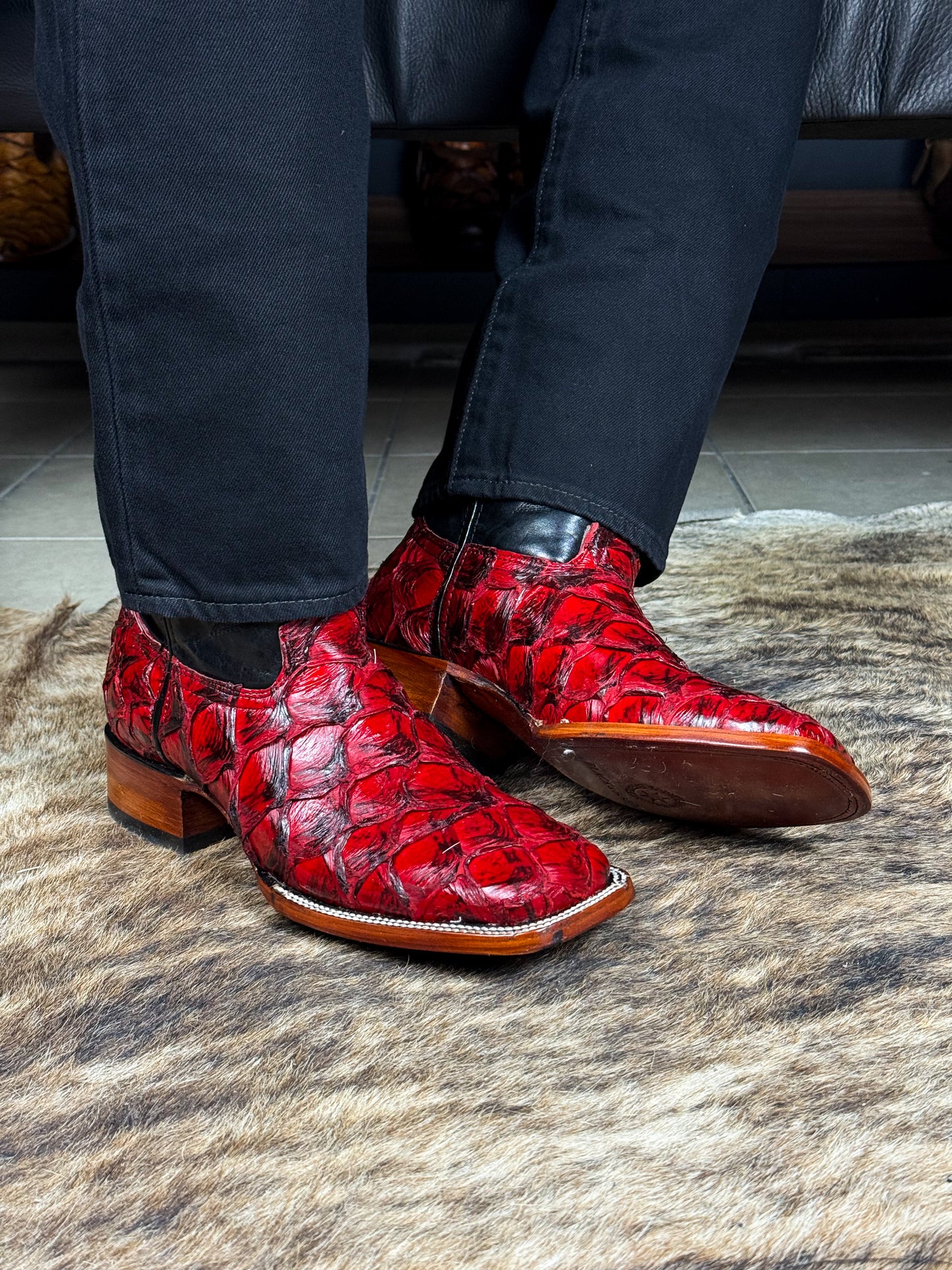 COWBOY RED PIRARUCU BULLDOG