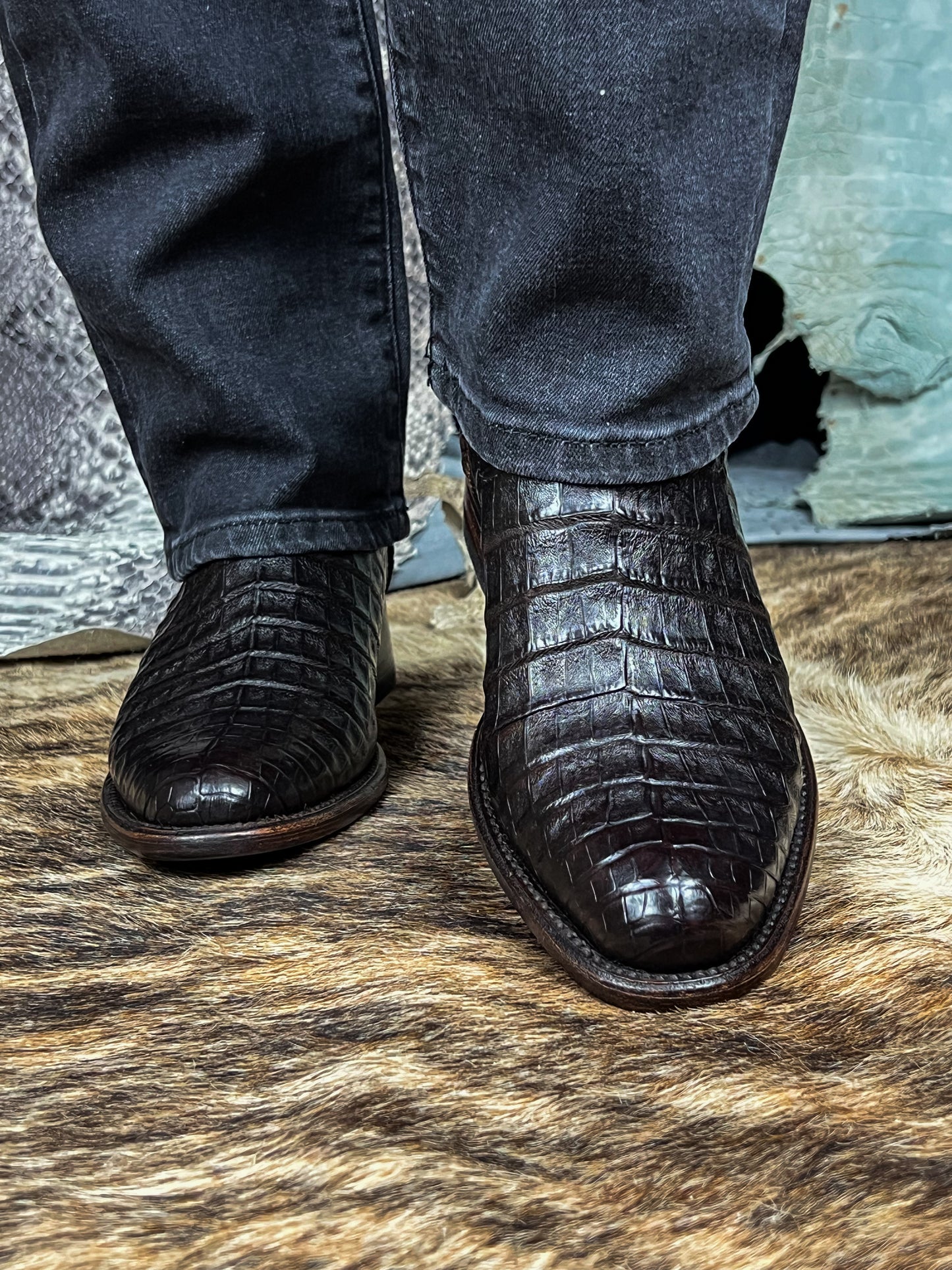 EMMA BROWN COCODRILO BOOTS OVAL