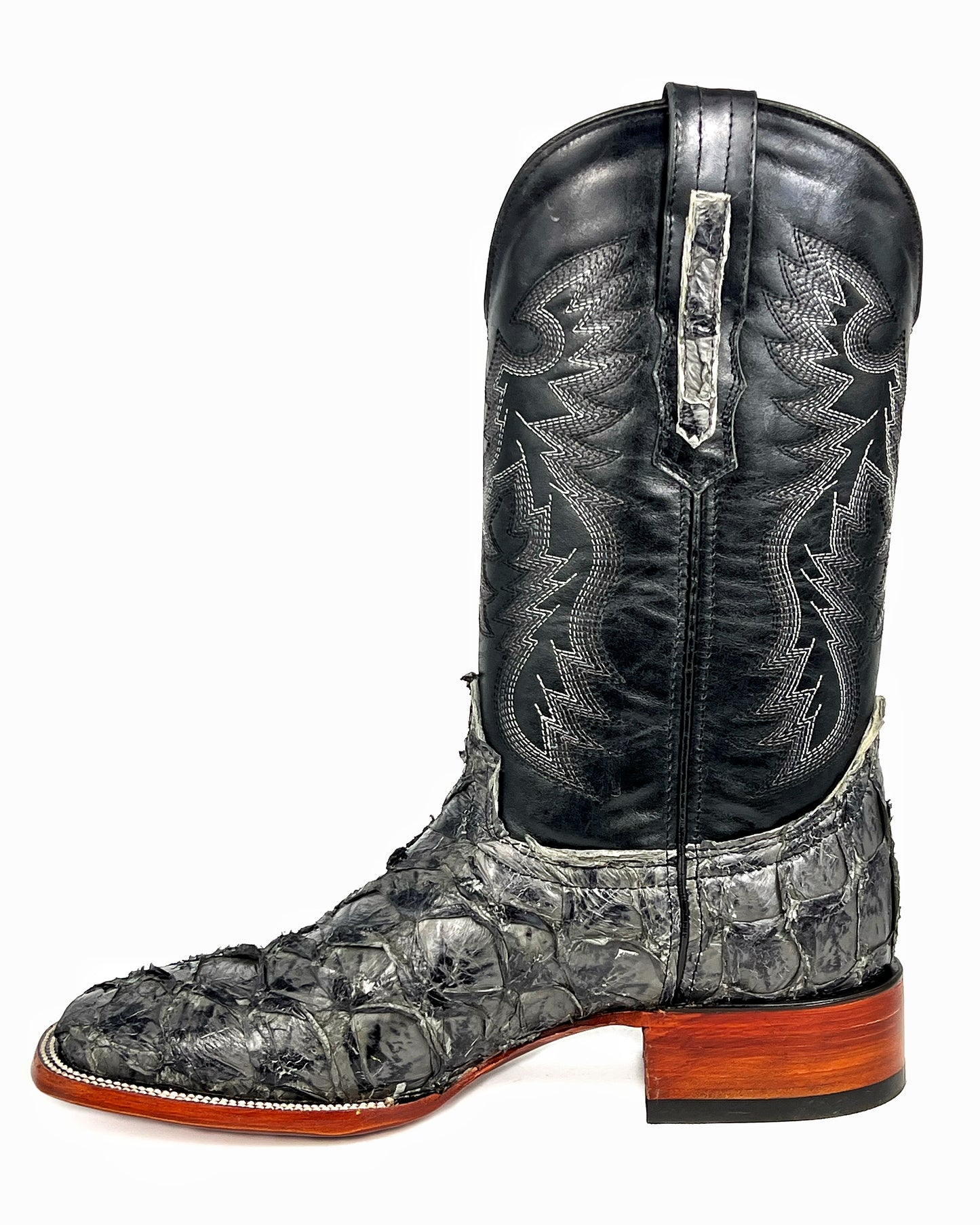COWBOY GREY PIRARUCU BULLDOG