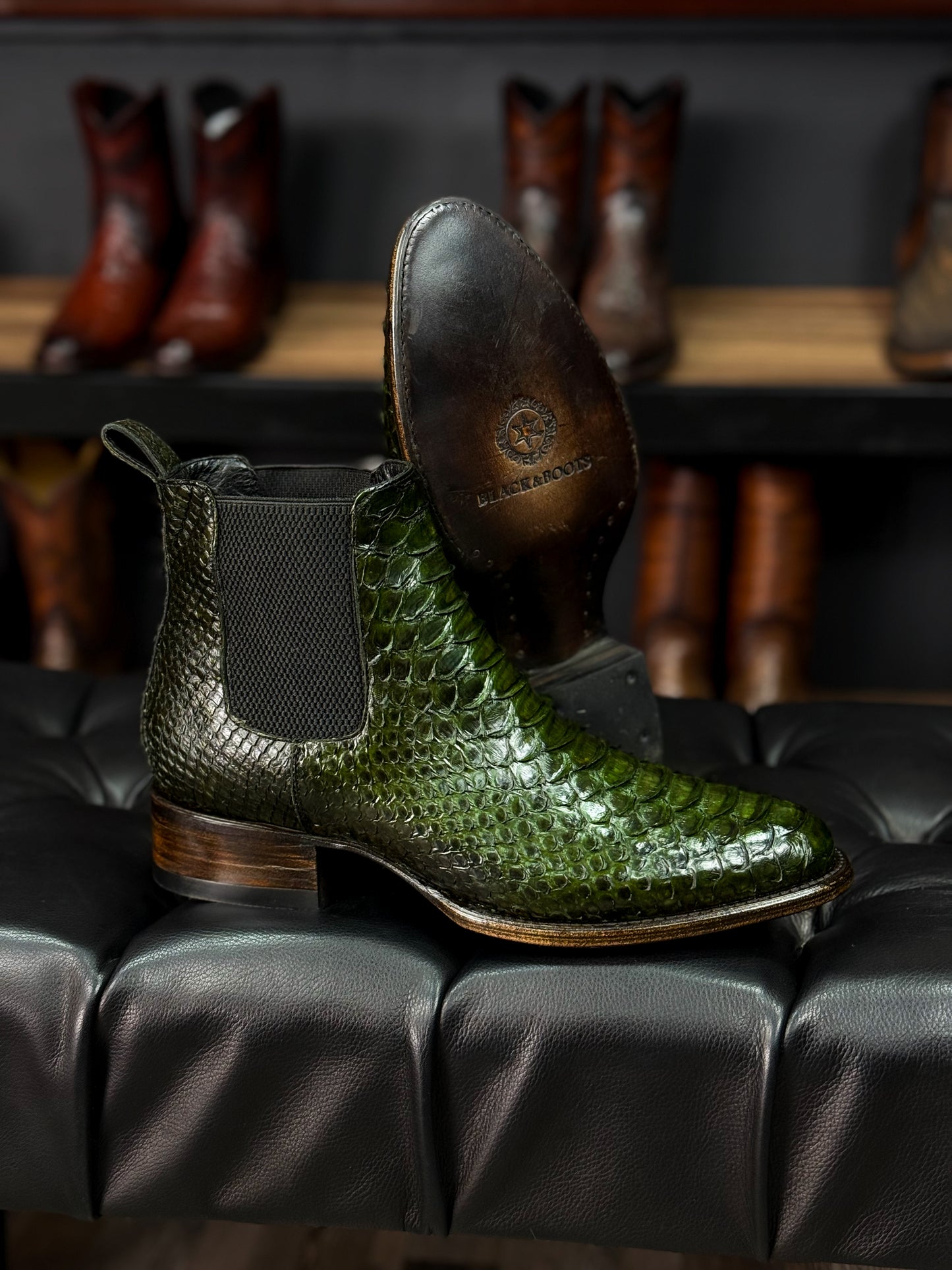 CHELSEA PITON GREEN OVAL