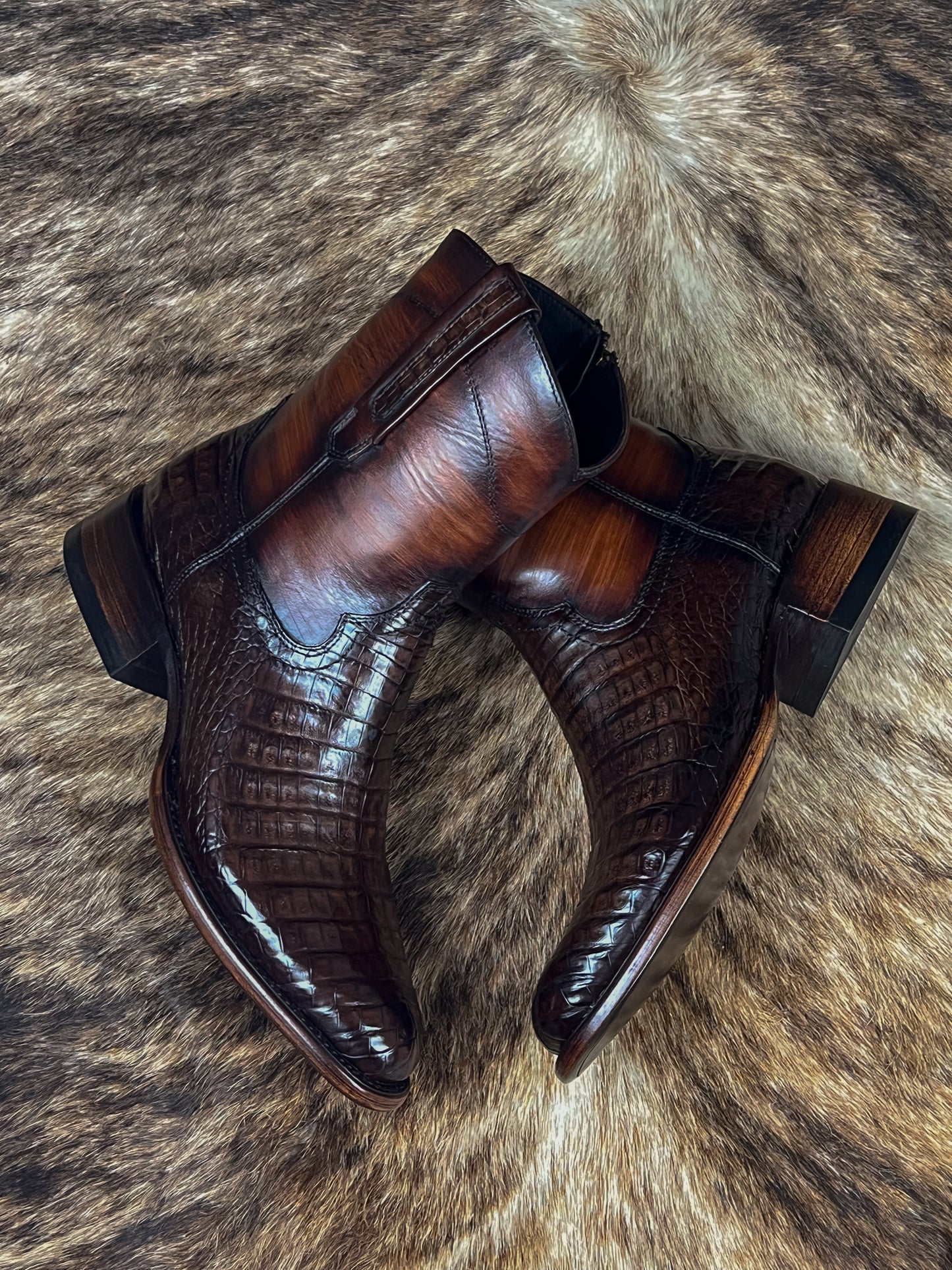 EMMA BROWN COCODRILO BOOTS OVAL