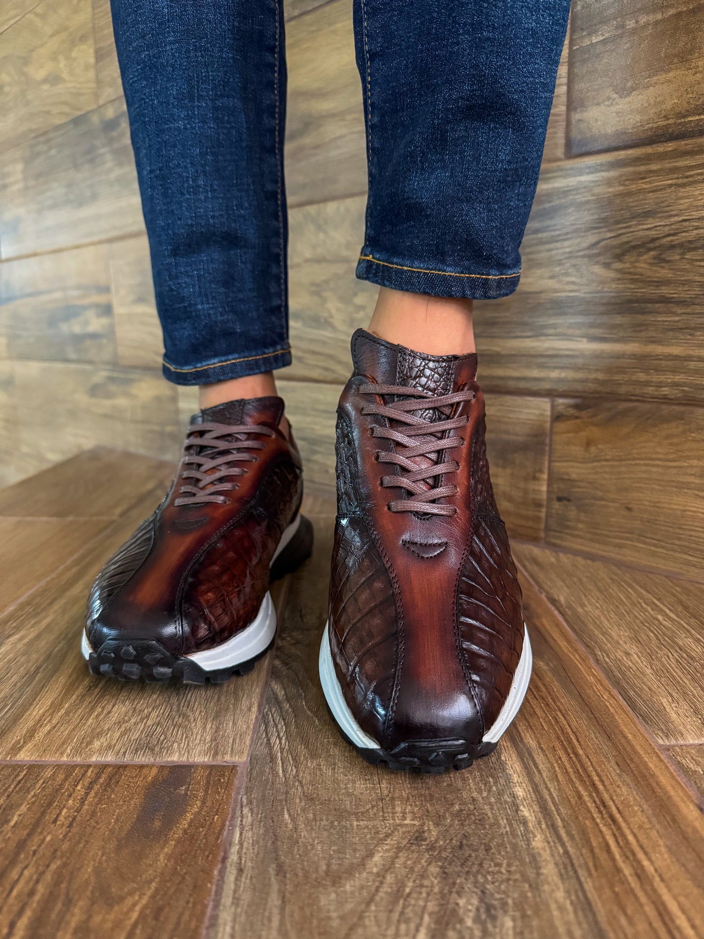 SNEAKER COCODRILO FUSCUS BROWN