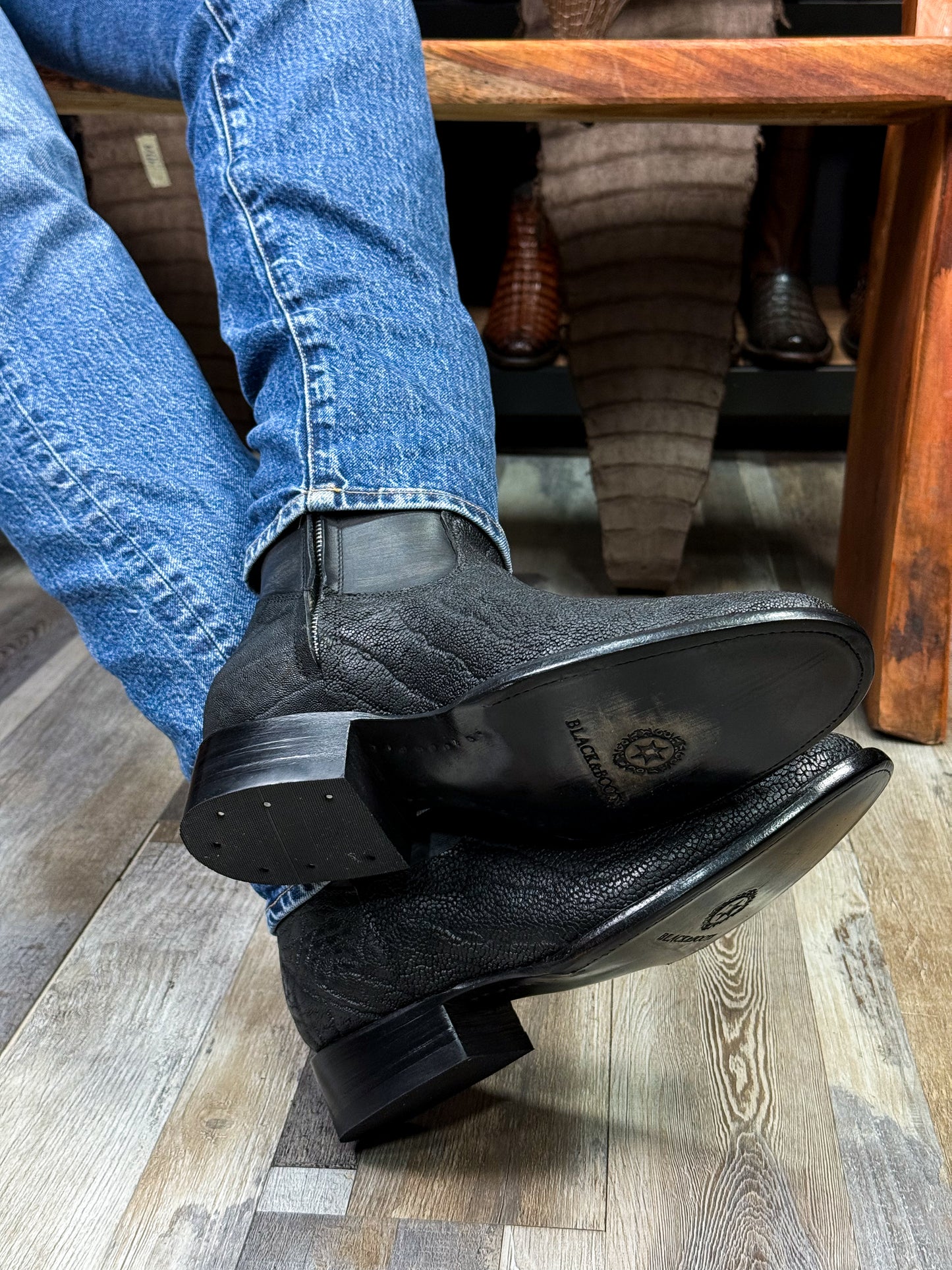 CHRISTIAN ELEFANTE BLACK BOOTS OVAL