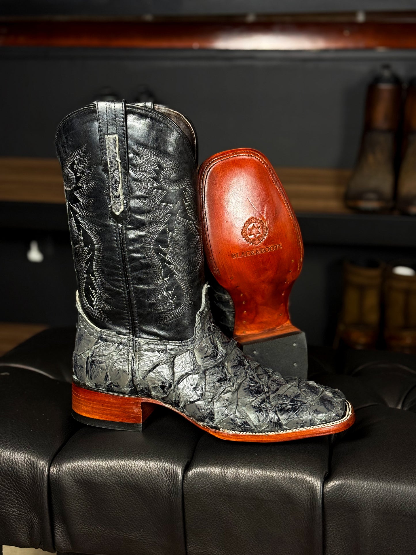 COWBOY GREY PIRARUCU BULLDOG