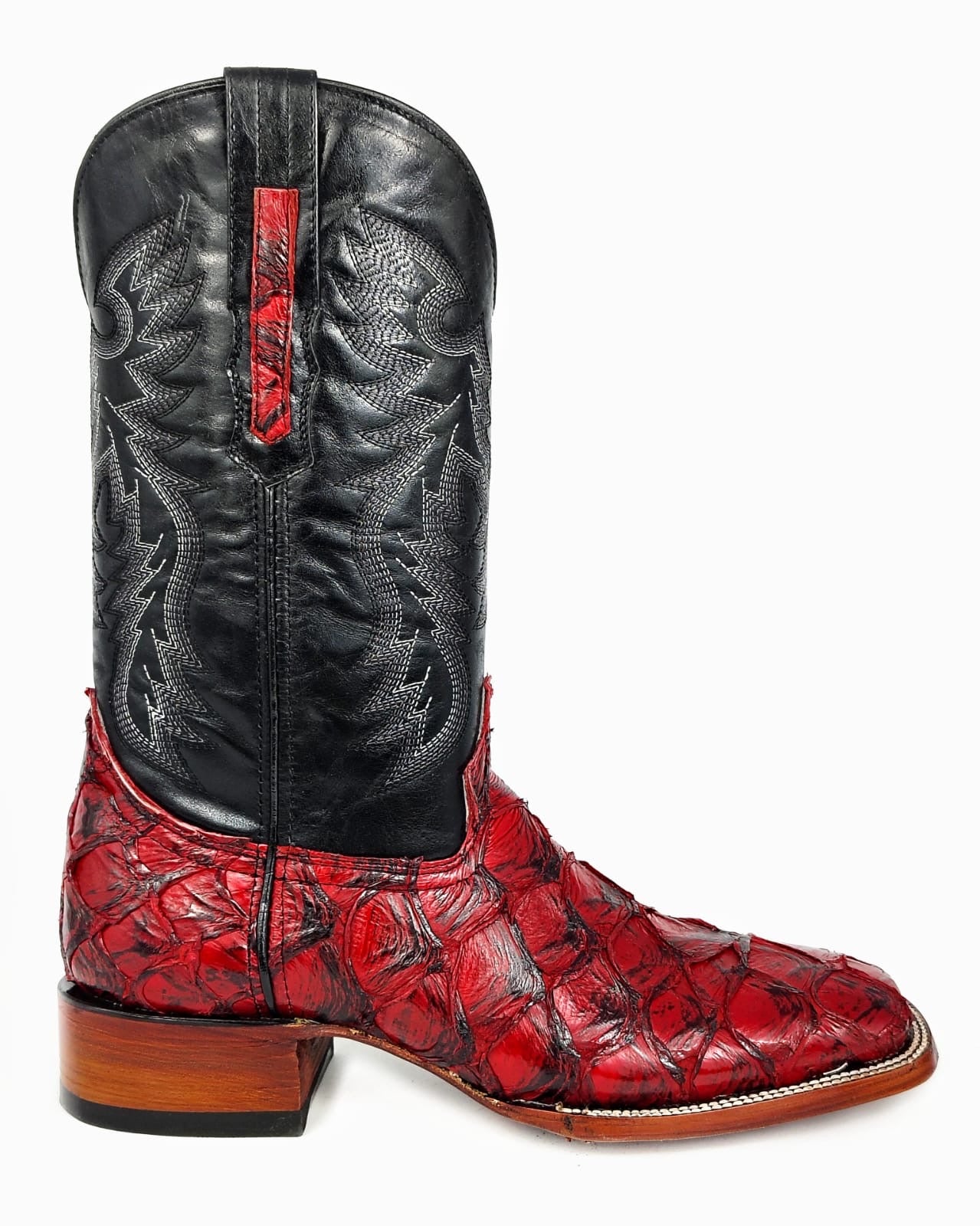 COWBOY RED PIRARUCU BULLDOG