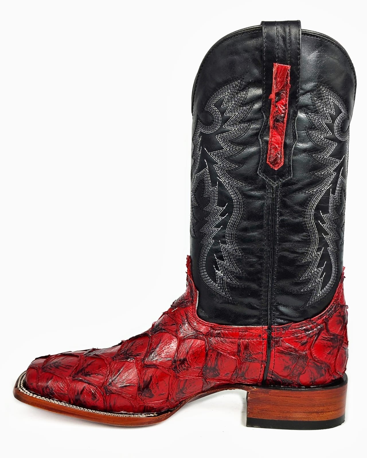 COWBOY RED PIRARUCU BULLDOG