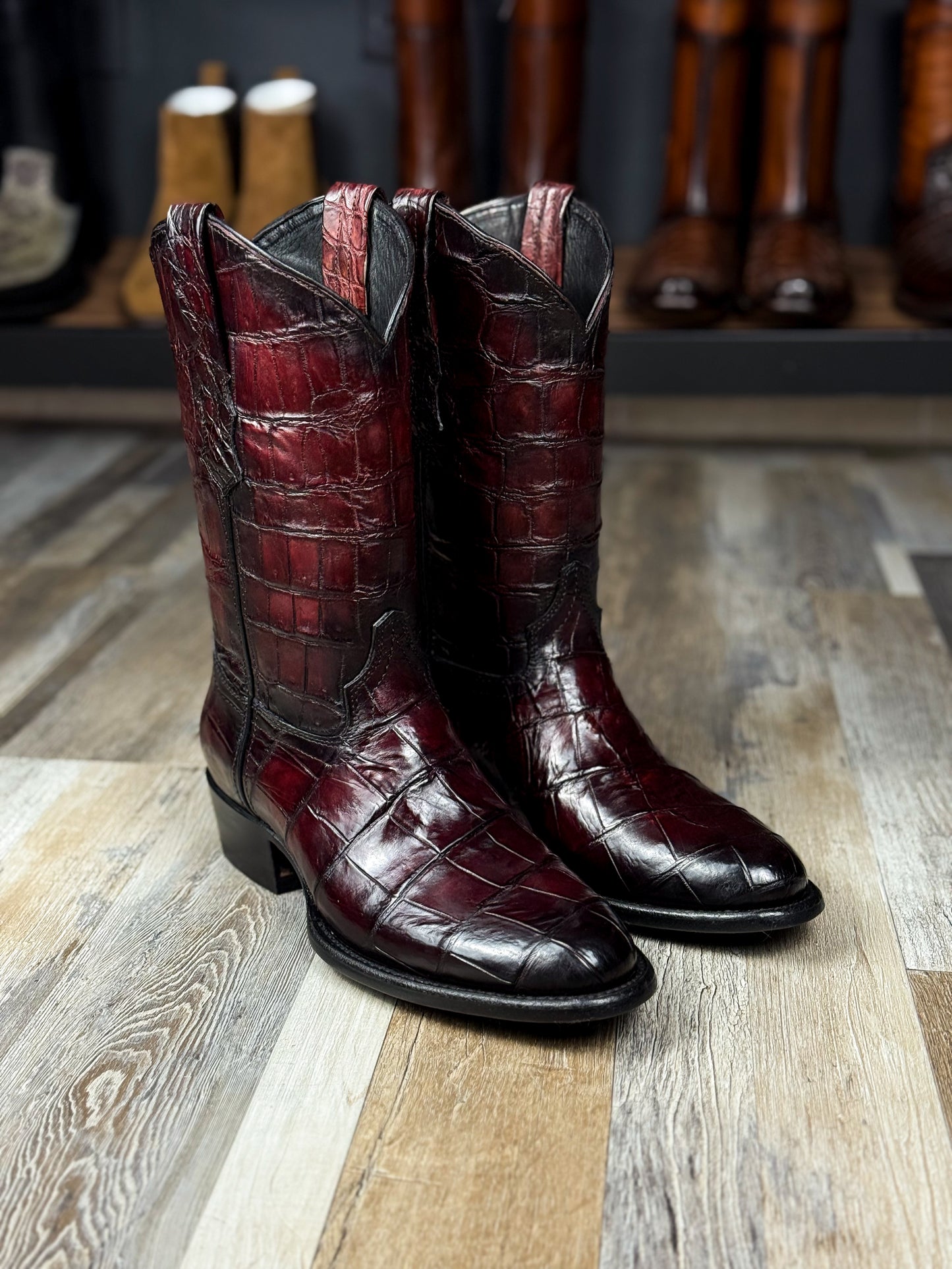 COWBOY BLACK CHERRY FULL COCODRILO MORELETI