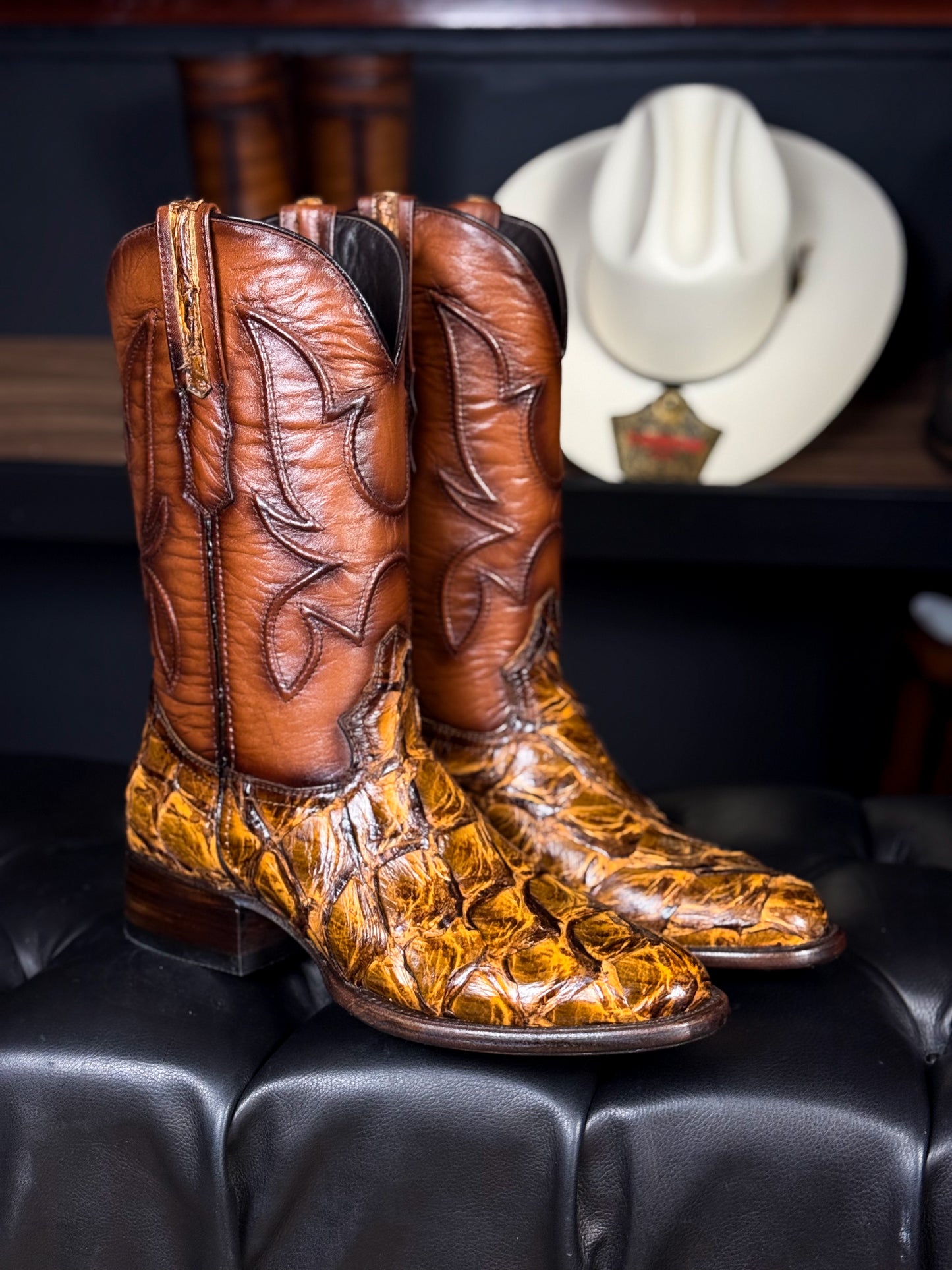 COWBOY YELLOW PIRARUCU OVAL