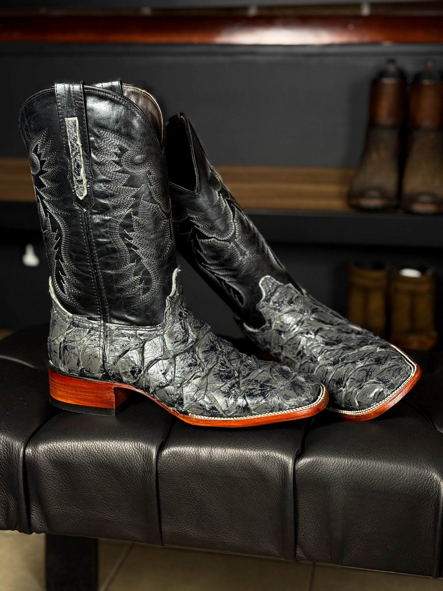 COWBOY GREY PIRARUCU BULLDOG