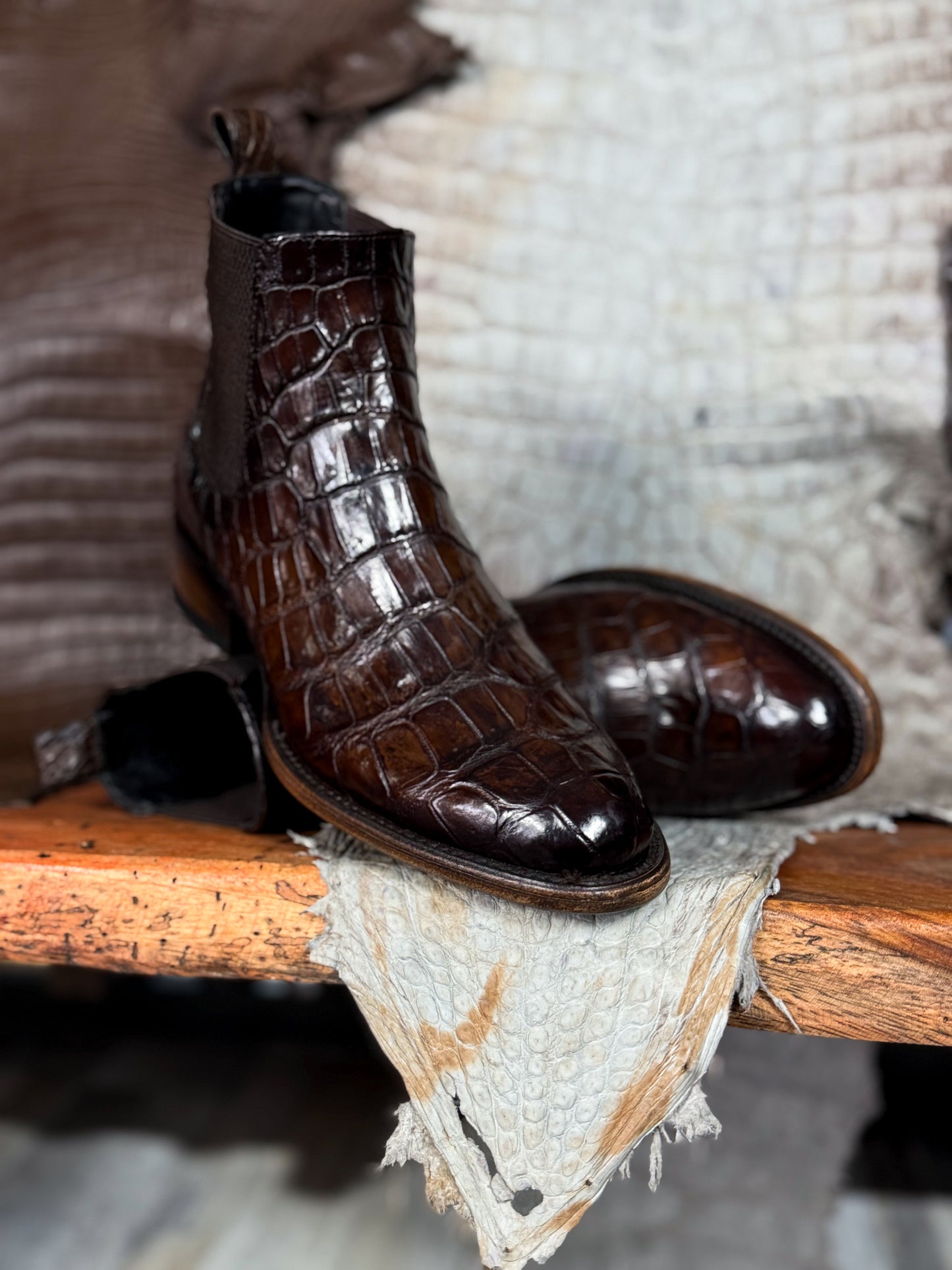CHELSEA DARK BROWN COCODRILO MORELETI OVAL