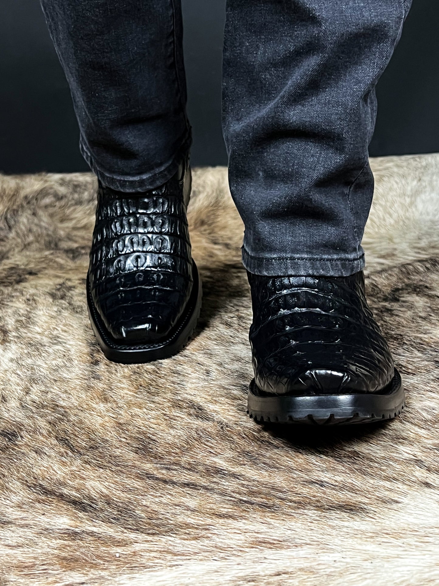 CHRISTIAN BLACK COLA DE COCODRILO (TRACK) DUBAI