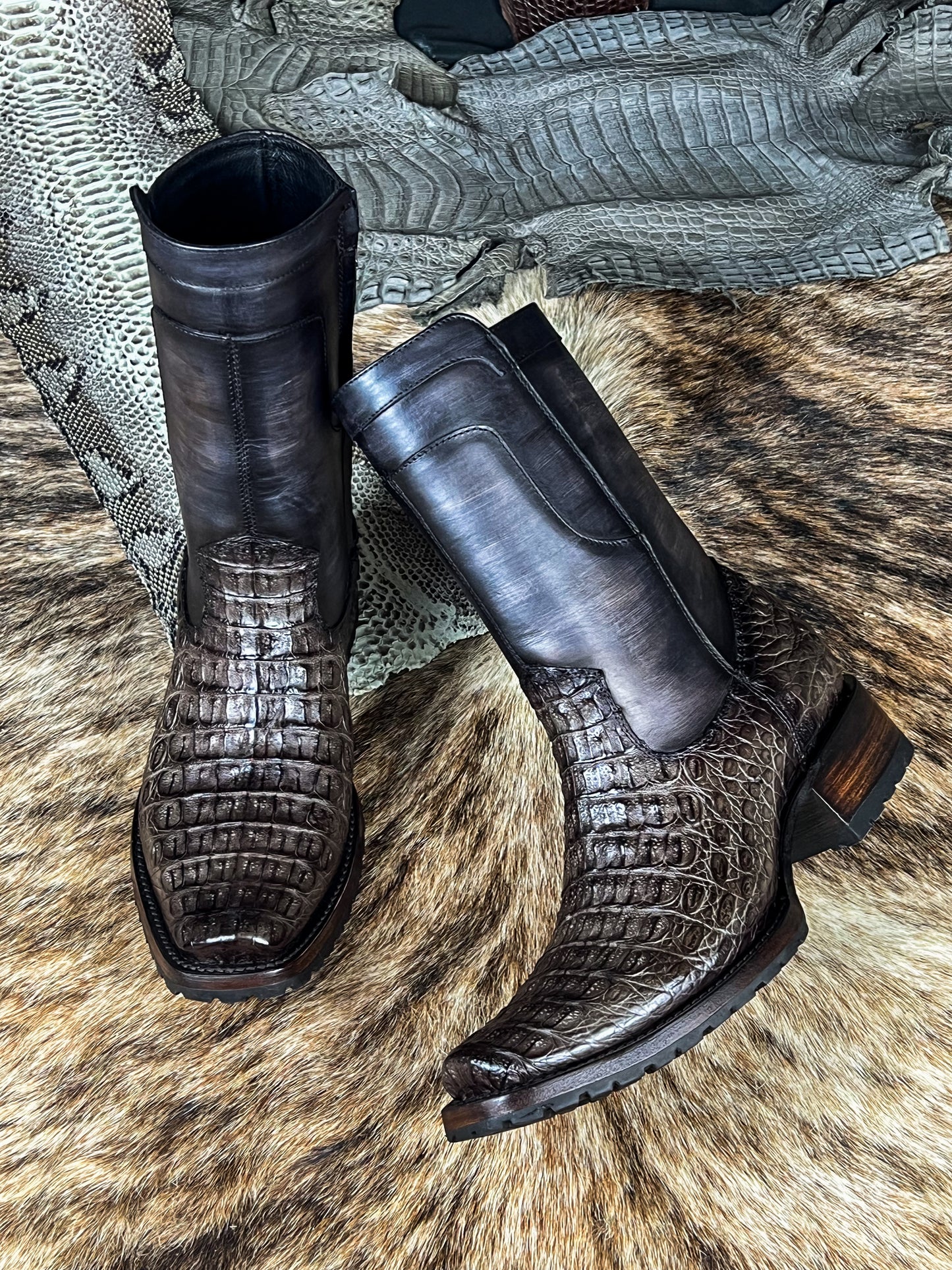 CHRISTIAN GRIS COCODRILO BOOTS (TRACK) DUBAI
