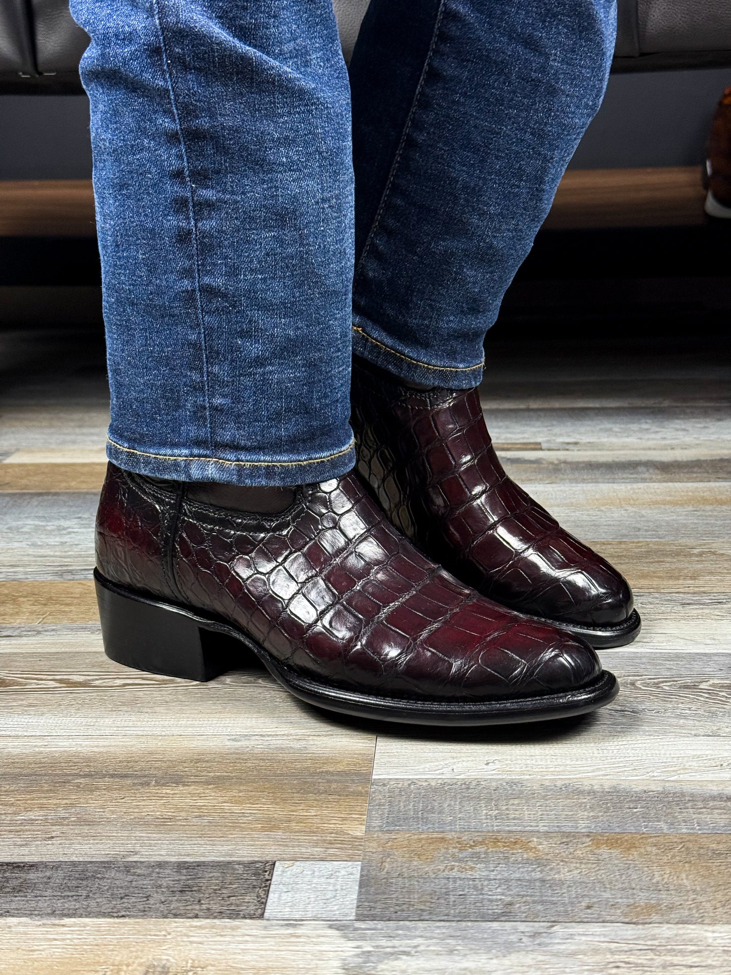 COWBOY BLACK CHERRY COCODRILO MORELETI OVAL