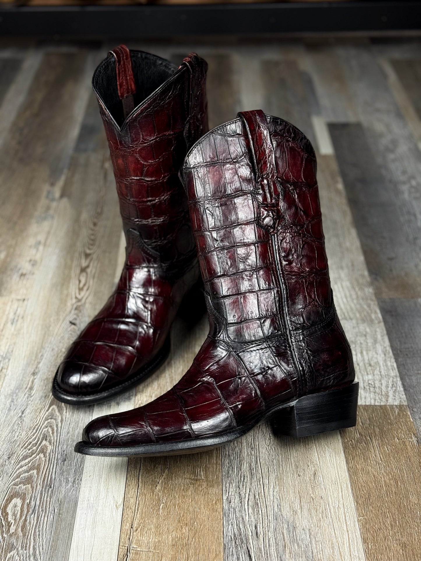 COWBOY BLACK CHERRY FULL COCODRILO MORELETI