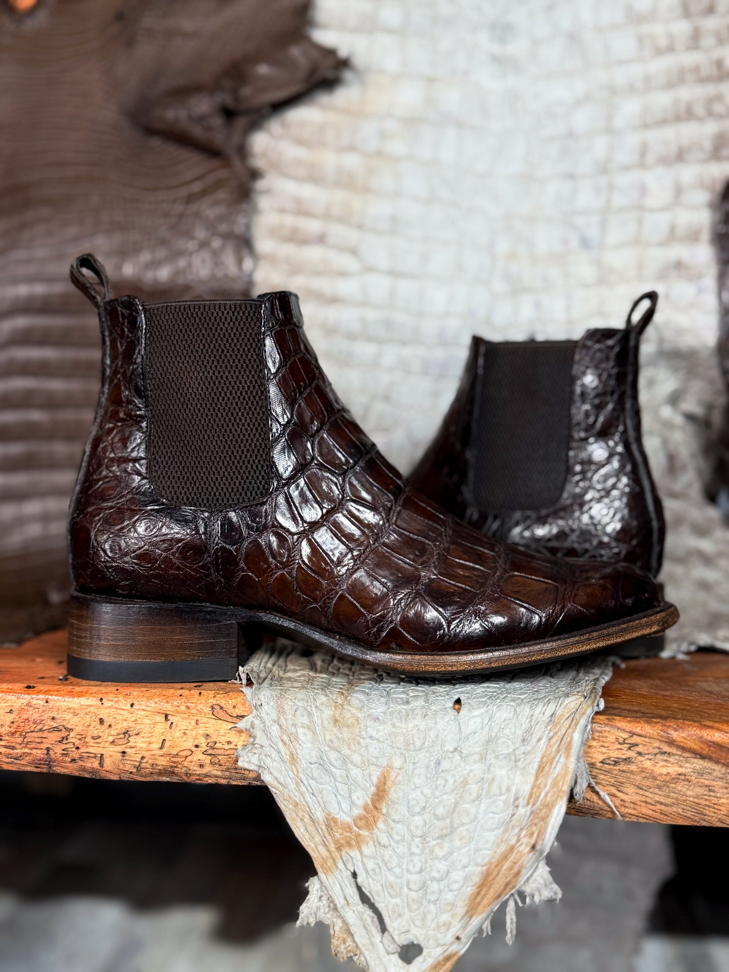CHELSEA DARK BROWN COCODRILO MORELETI OVAL