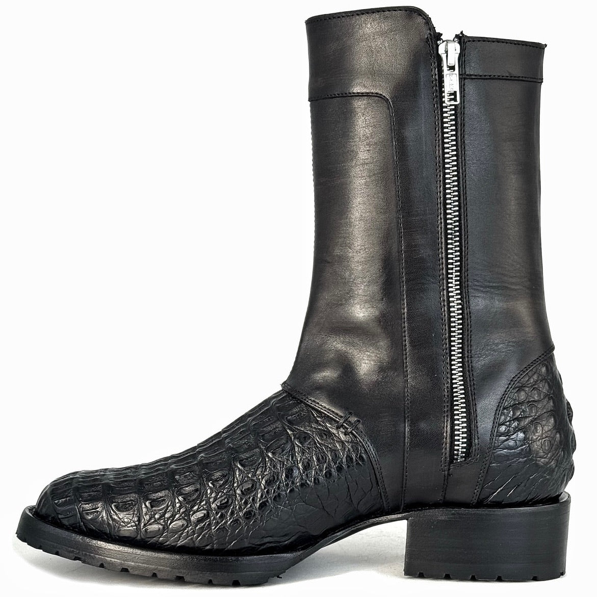 BLACK CAIMAN FUSCUS (TRACK) OVAL