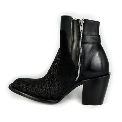 ITZEL BLACK MANTARRAYA DAMA