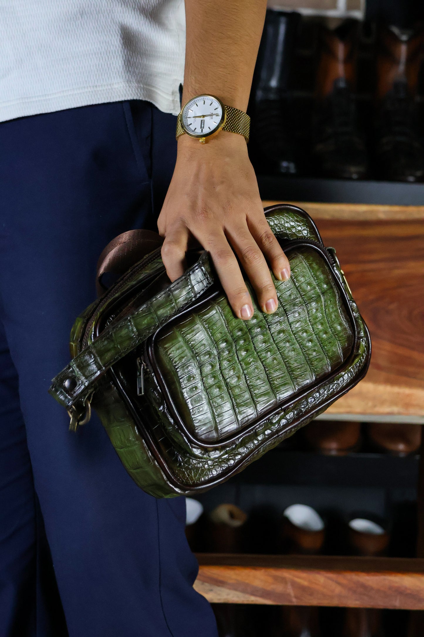BANDOLERA VERDE COCODRILO DOS BOLSAS
