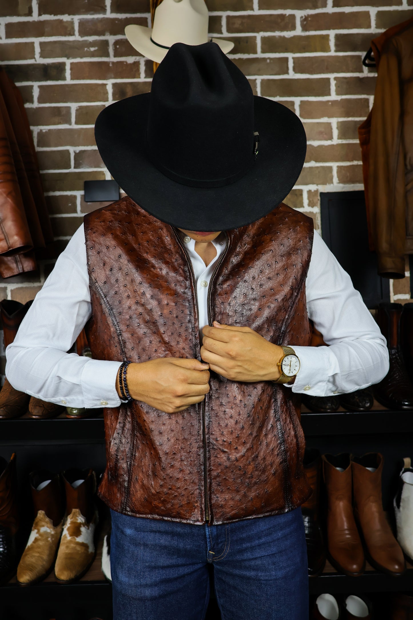 CHALECO BROWM AVESTRUZ