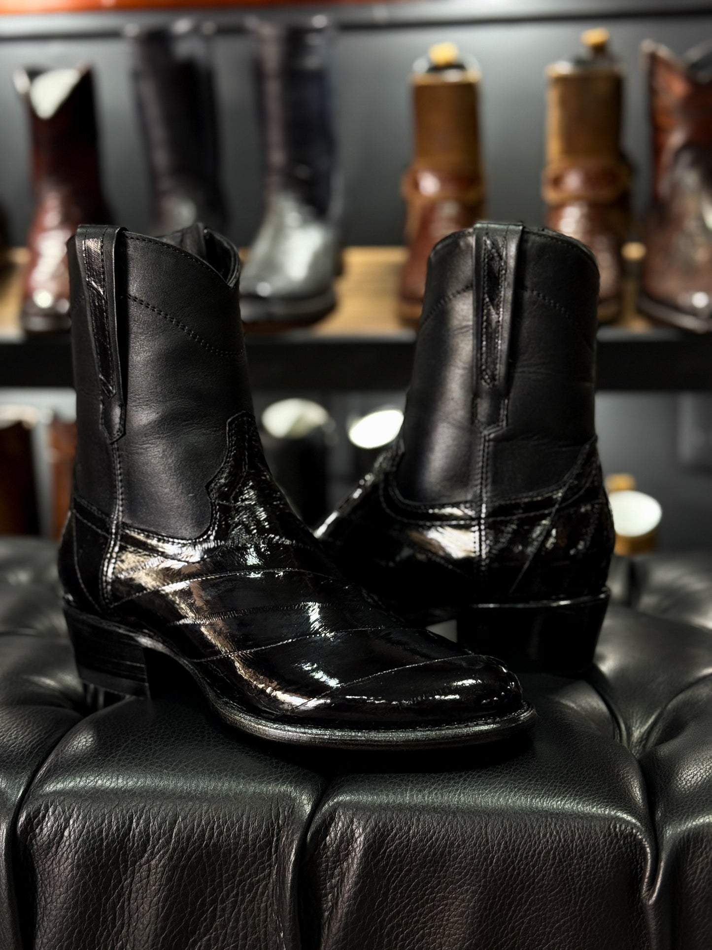 EMMA BLACK ANGUILA BOOTS OVAL