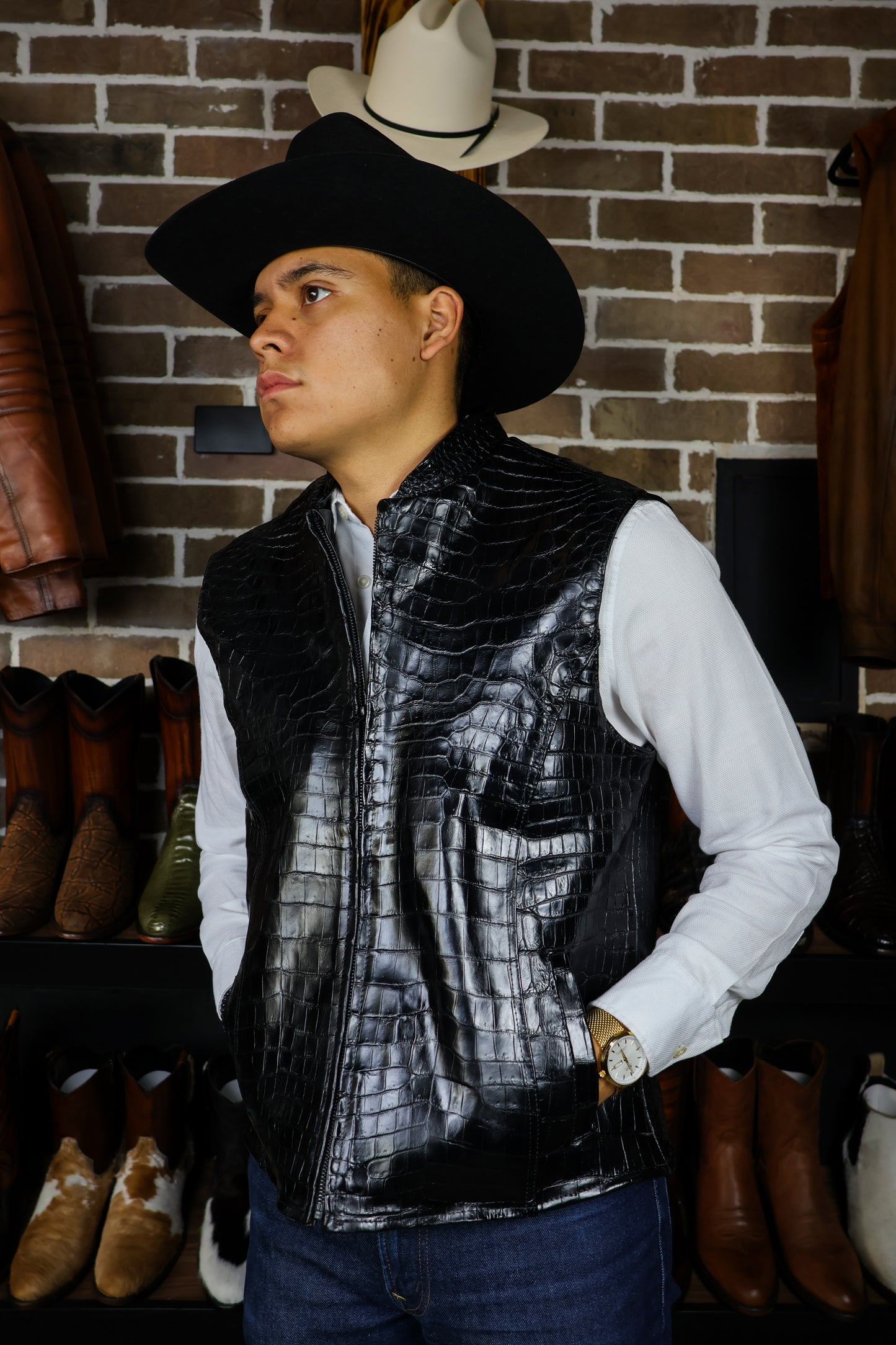 CHALECO BLACK COCODRILO