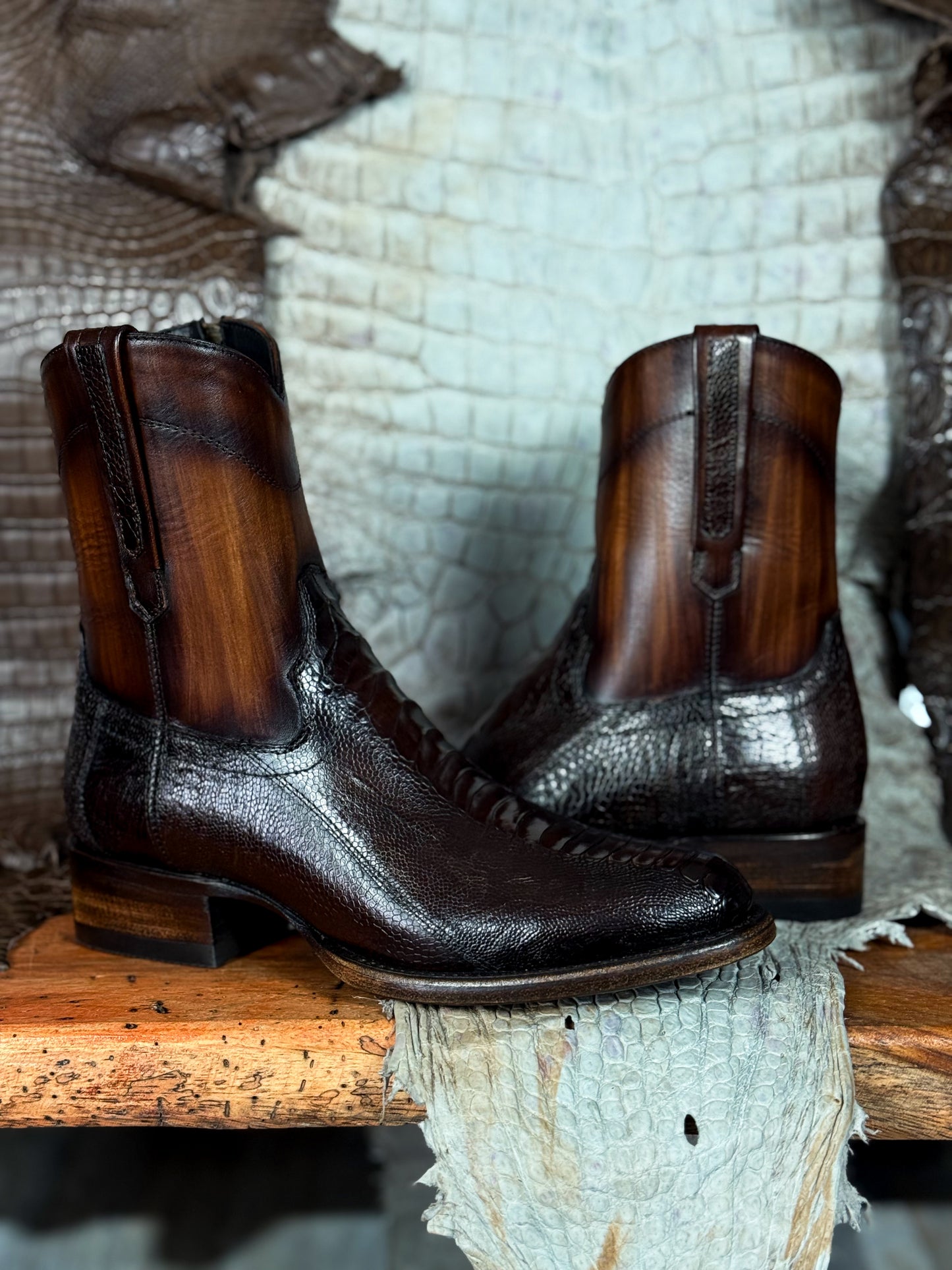 EMMA DARK BROWN PATA DE AVESTRUZ