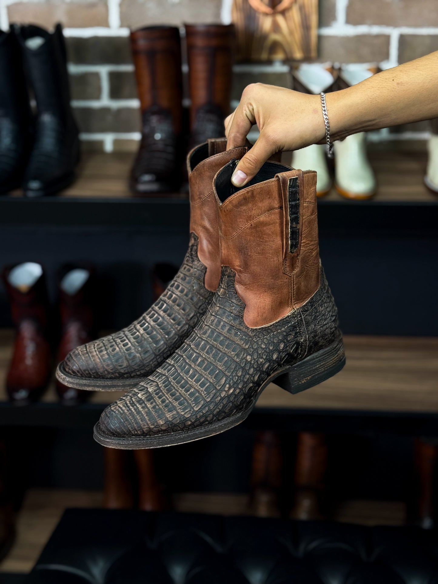 EMMA RUSTICO COCODRILO FUSCUS BOOTS OVAL