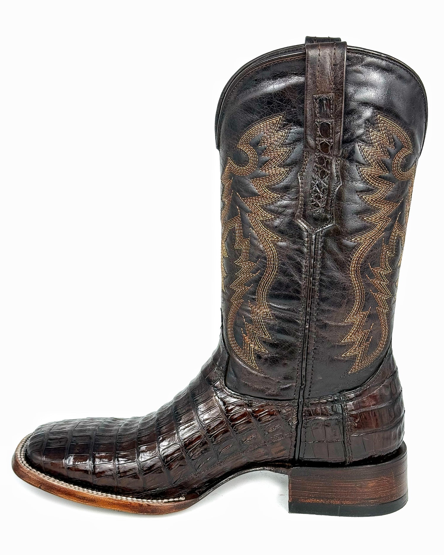 COWBOY BROWN COLA DE COCODRILO BULLDOG