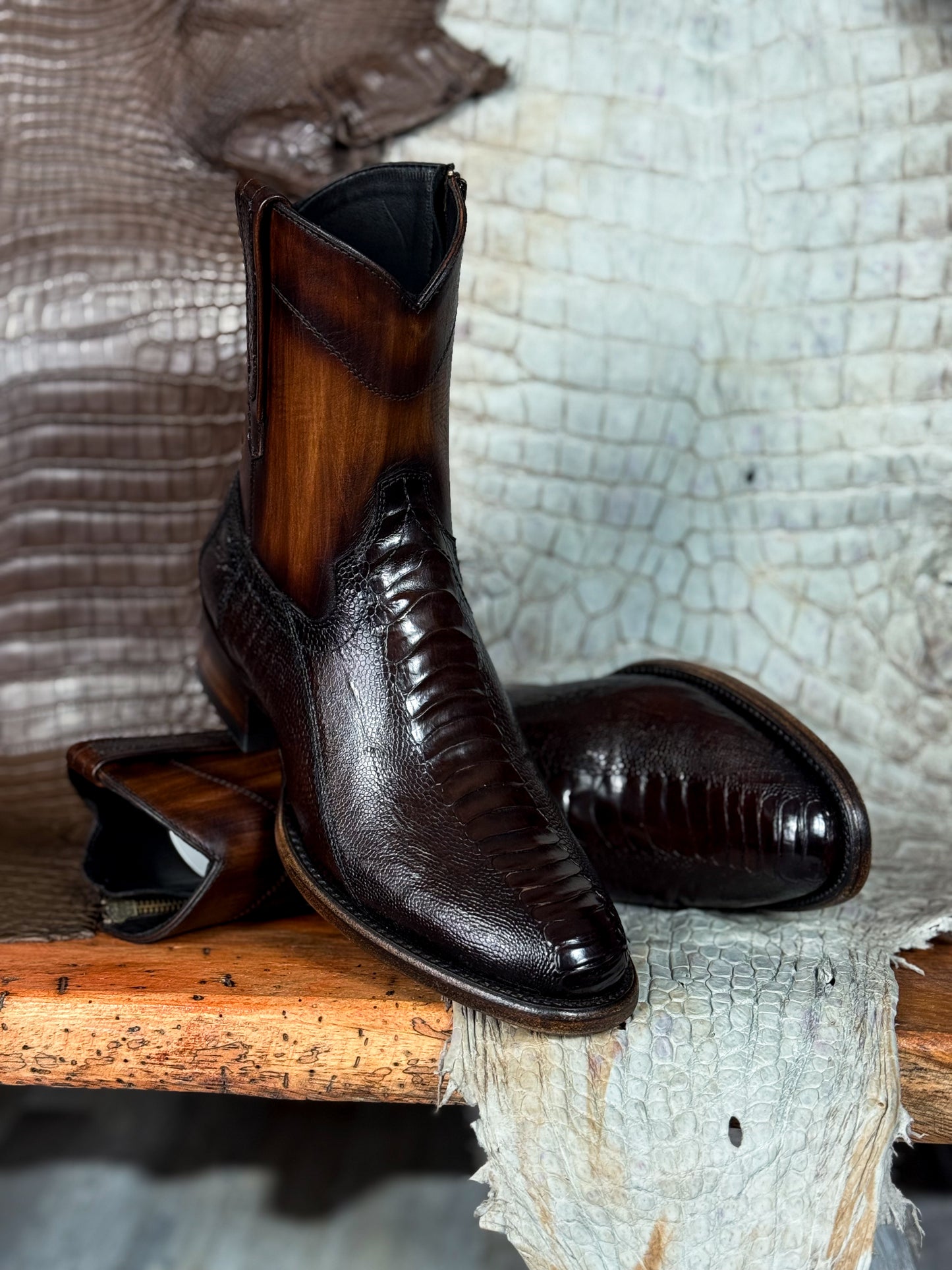 EMMA DARK BROWN PATA DE AVESTRUZ