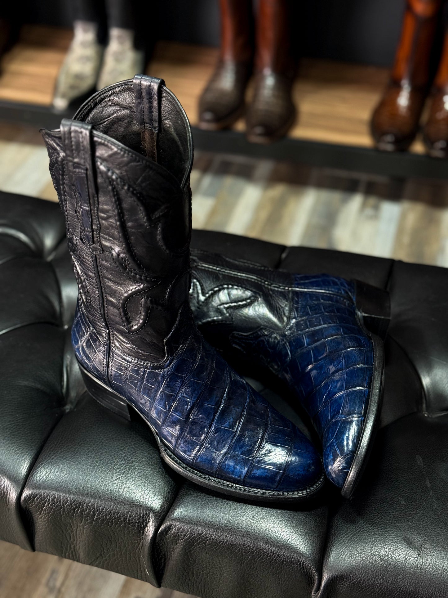 COWBOY BLUE COCODRILO MORELETI BOOTS OVAL