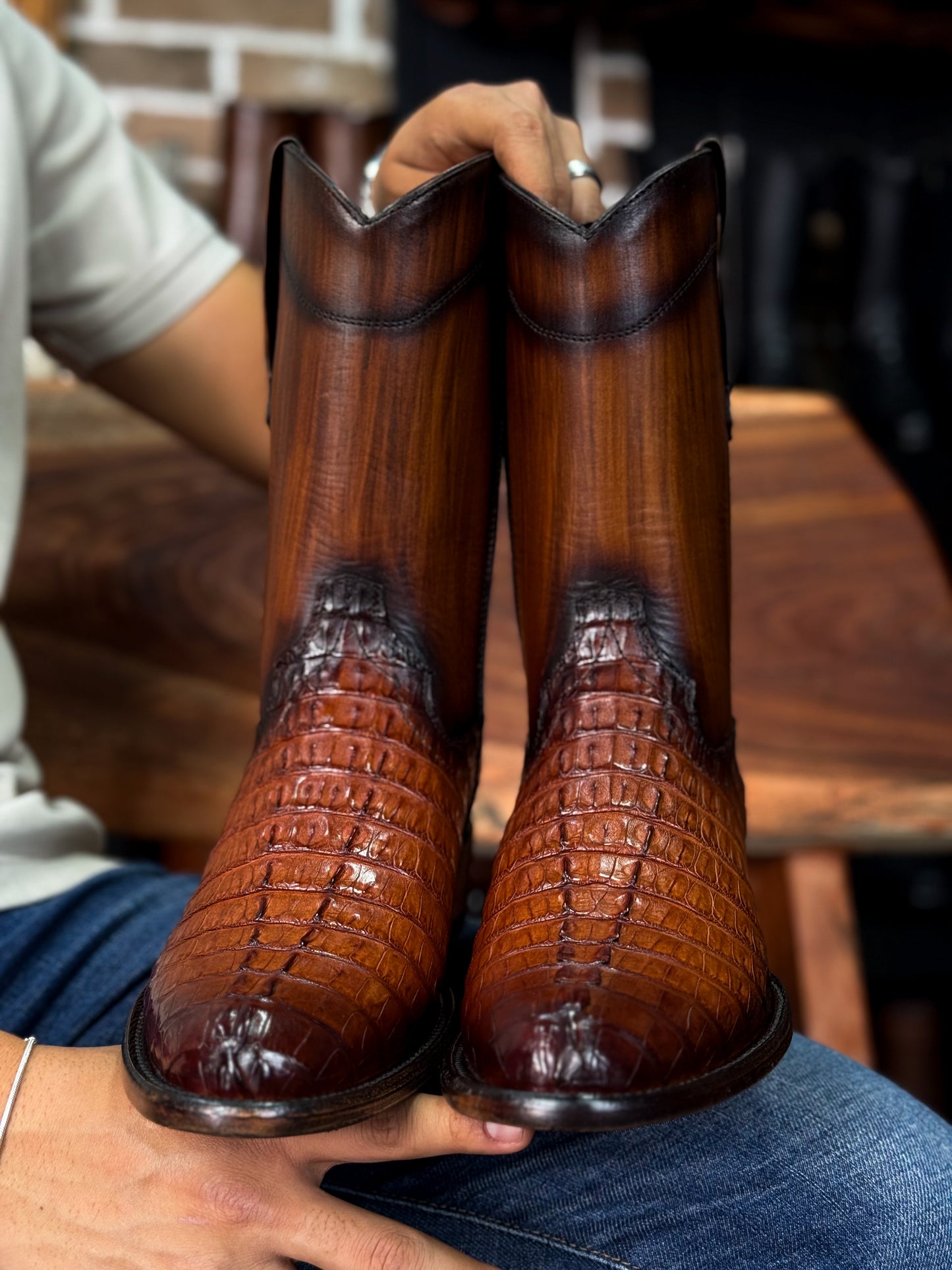 EMMA HIGH MIEL COLA DE COCODRILO BOOTS OVAL
