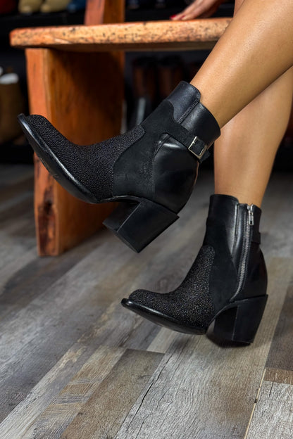 ITZEL BLACK MANTARRAYA DAMA