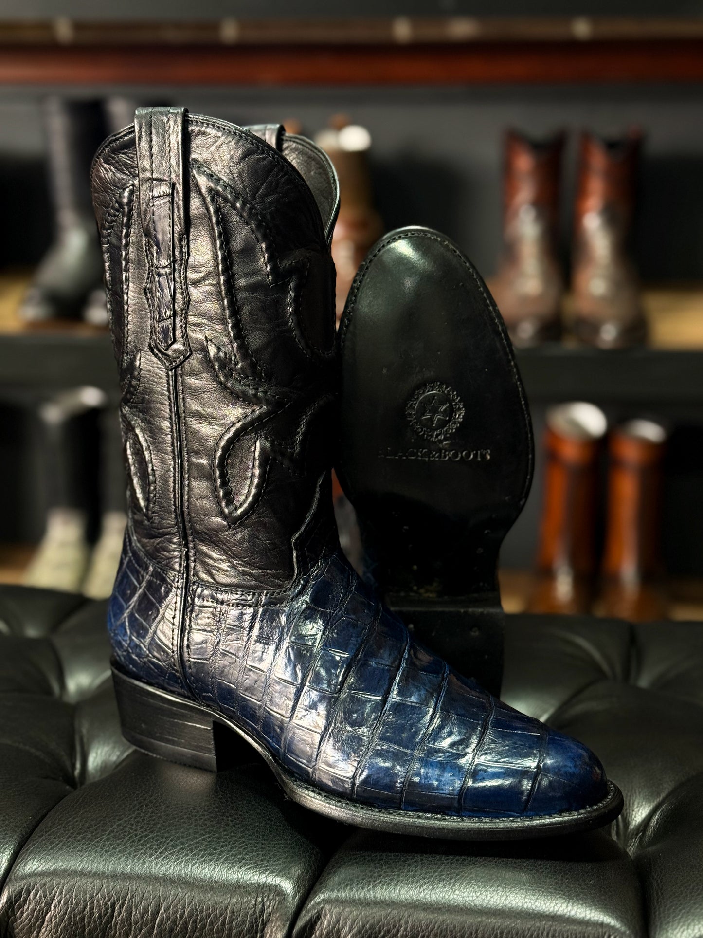COWBOY BLUE COCODRILO MORELETI BOOTS OVAL
