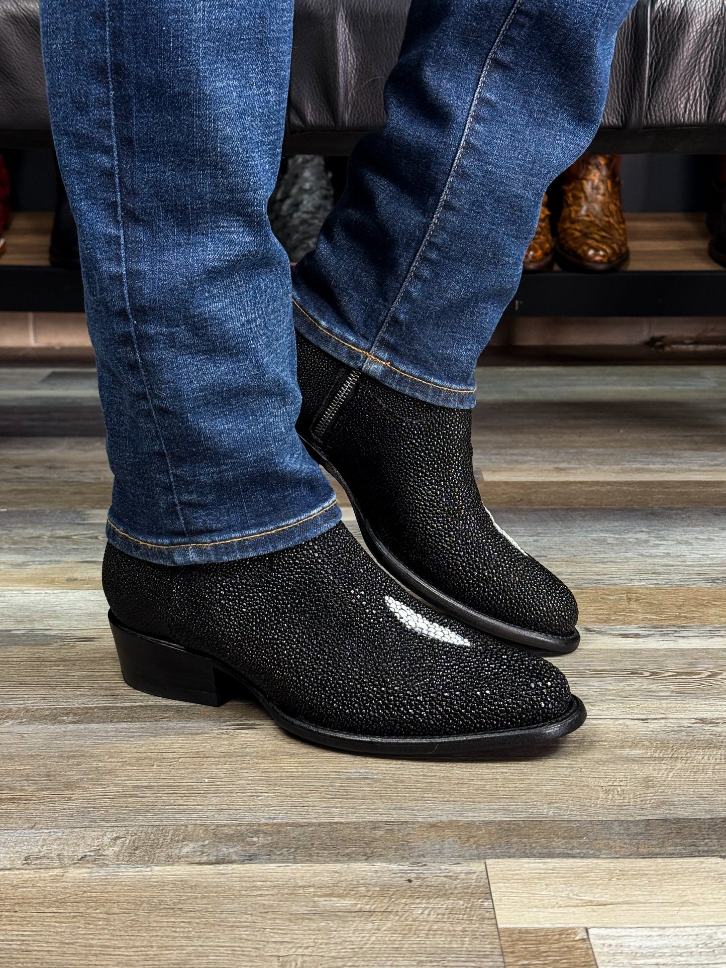 EMMA BLACK FULL MANTARRAYA BOOTS OVAL