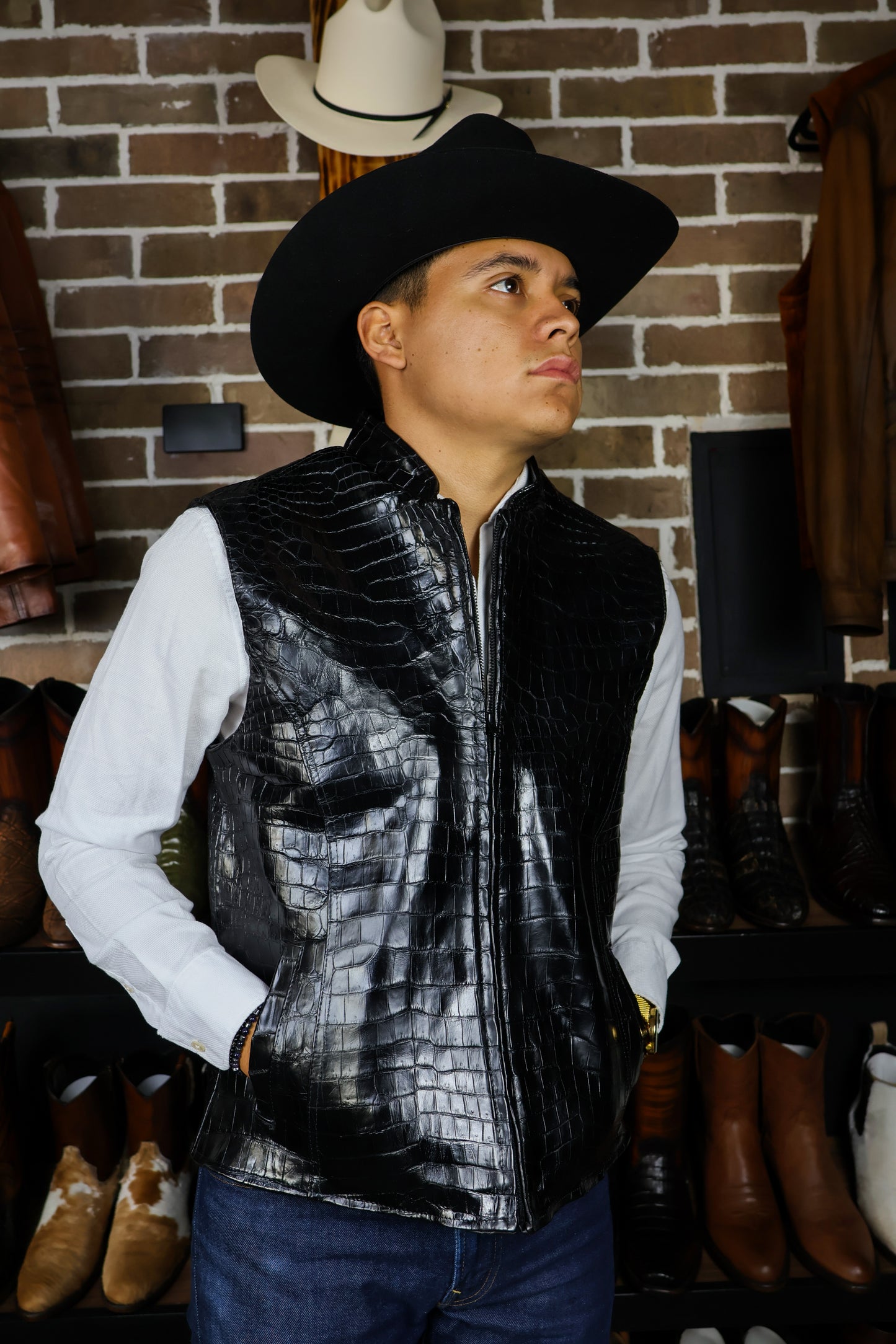 CHALECO BLACK COCODRILO