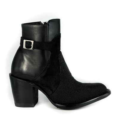 ITZEL BLACK MANTARRAYA DAMA